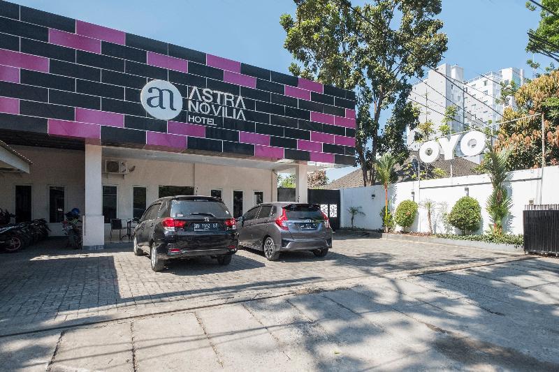 Hotel Astra Novilia Makassar Exterior photo